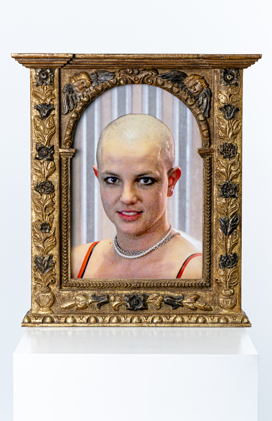 CRAZY BALD BRITNEY SPEARS: THE APPEAL OF THE LOSS OF DESIRABILITY